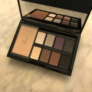 Doucce Freematic Eye Shadow Palette/Smokey eye NWT